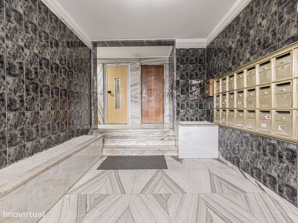 Apartamento T2 - Torre da Marinha-24