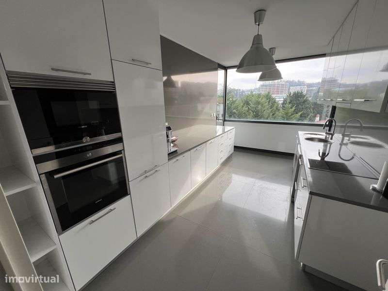 ARRENDO T4 LUXO ao Mcdonalds Mafamude_ excelentes acessos 3 pontes - Grande imagem: 4/12