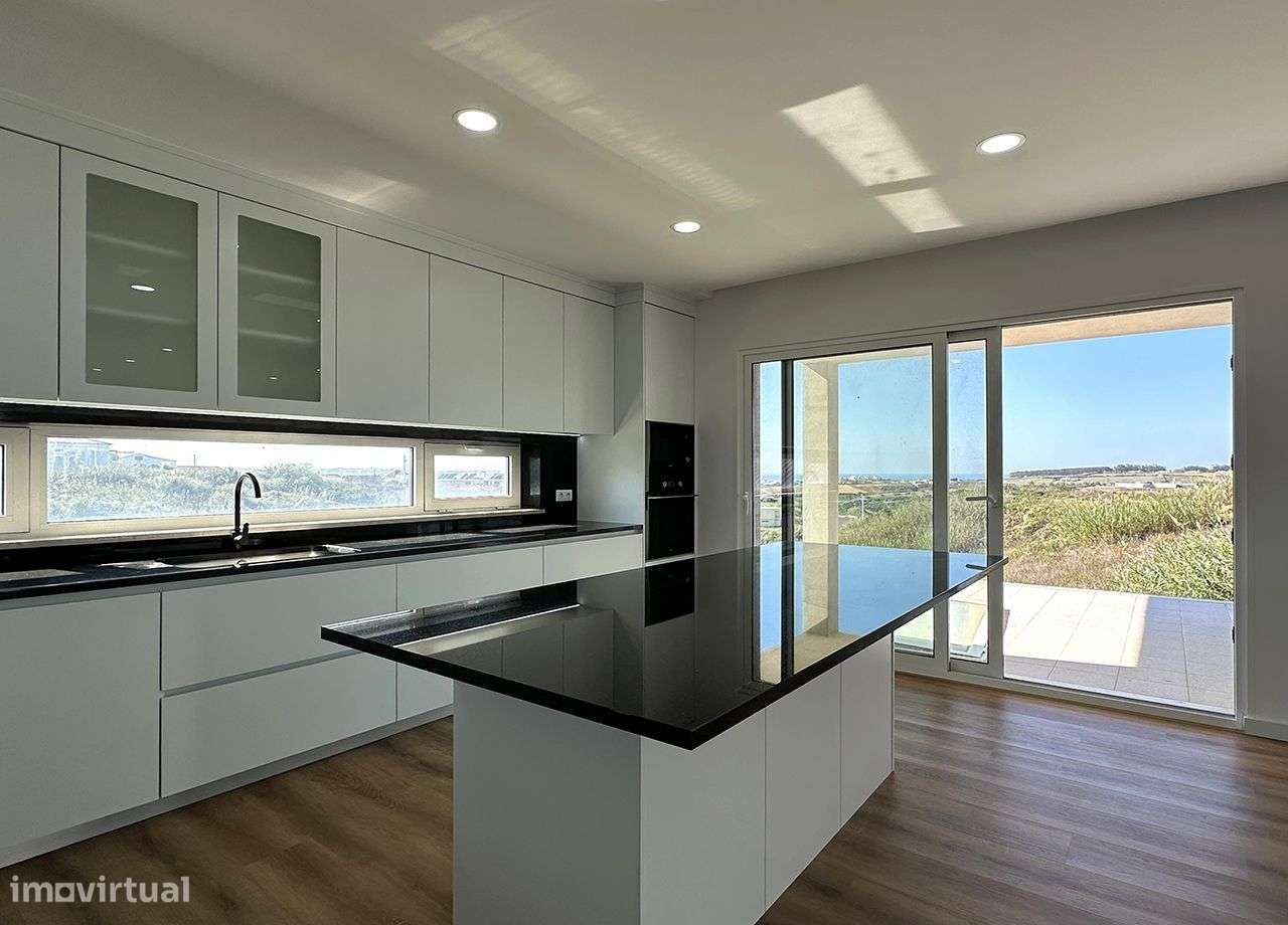 Magnífica Moradia V4 com vista desafogada - Abelheira Lourinhã-10