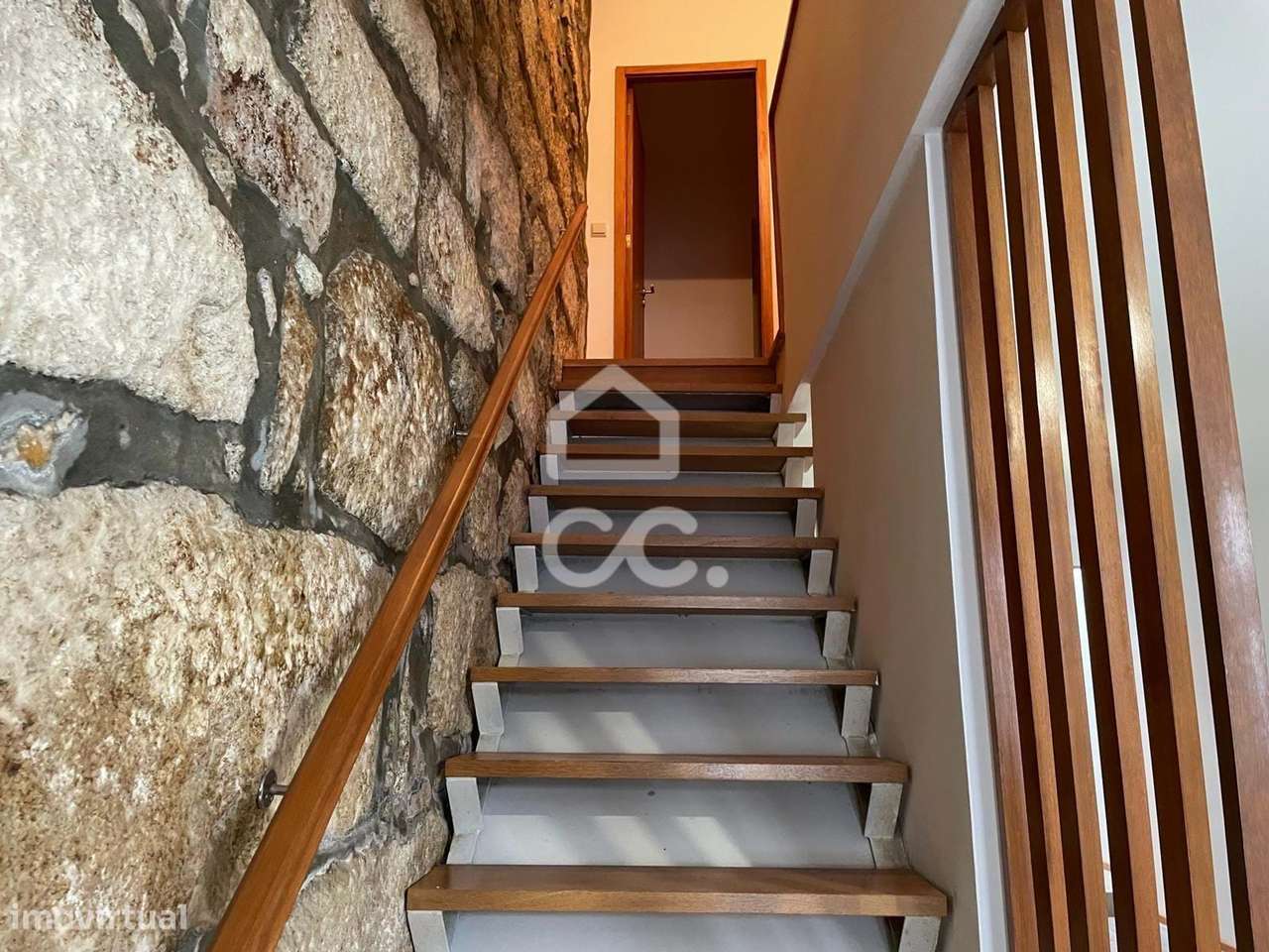 Moradia T2+1 Renovada em Campanhã-13