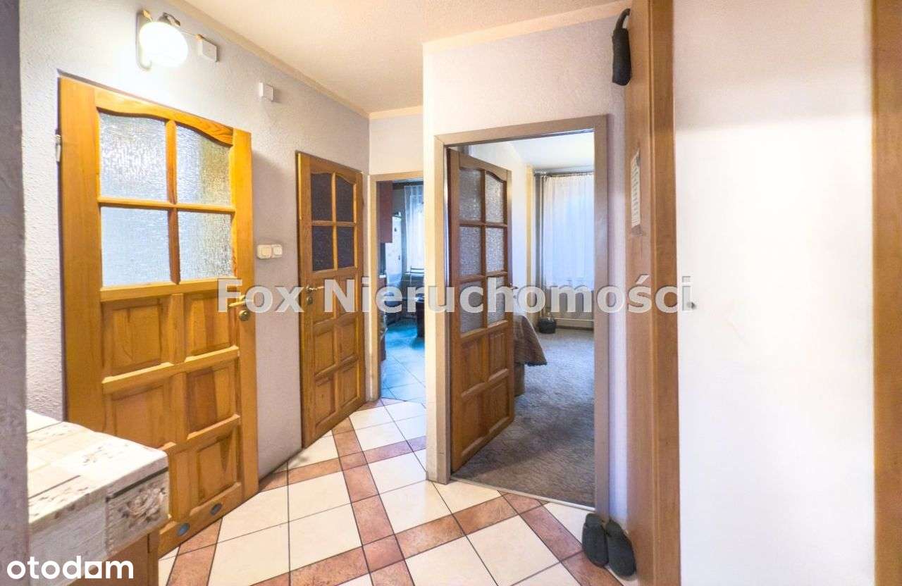 3 pokoje z dużym balkonem -1 piętro niski blok-8