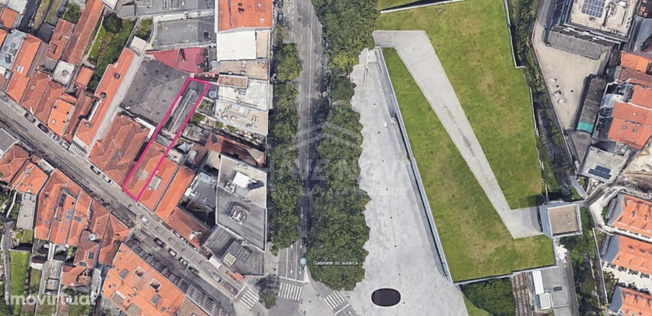 Prédio Habitacional Para Recuperar Centro Porto (Metro Trindade)