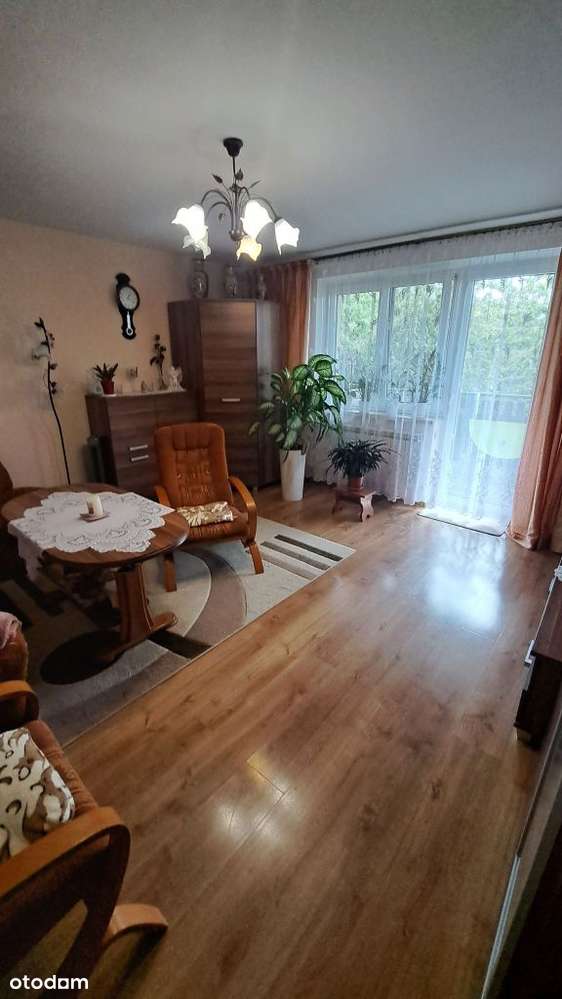 Do sprzedaży ładny, wolnostojący dom na dużej dzia-7