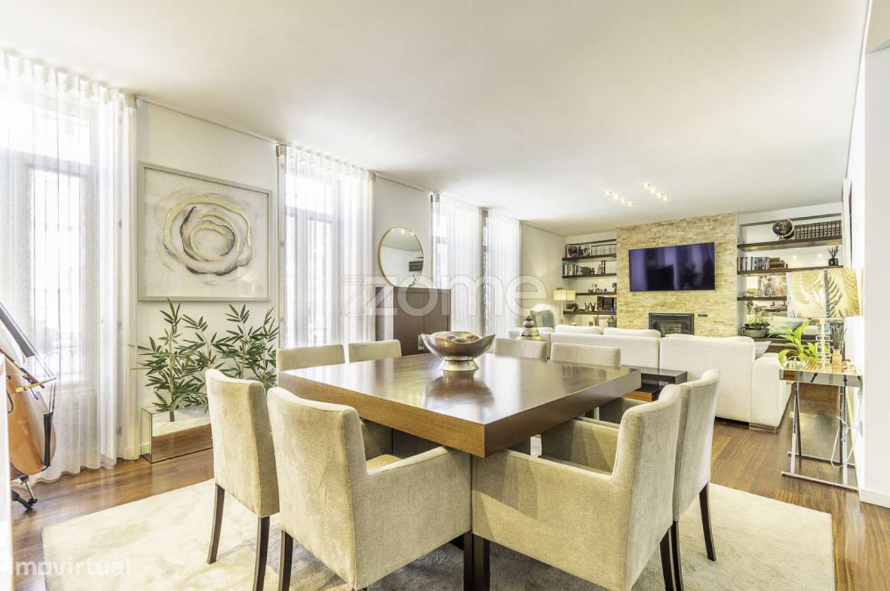 Apartamento t4 renovado com garagem ao jardim de Arca d’água - Grande imagem: 4/43