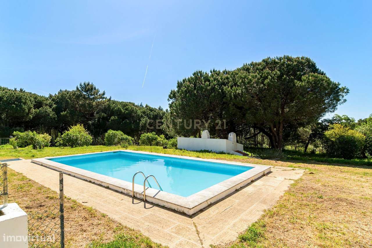 Quinta de 14000m2 com moradia T4 e piscina | Sintra-27