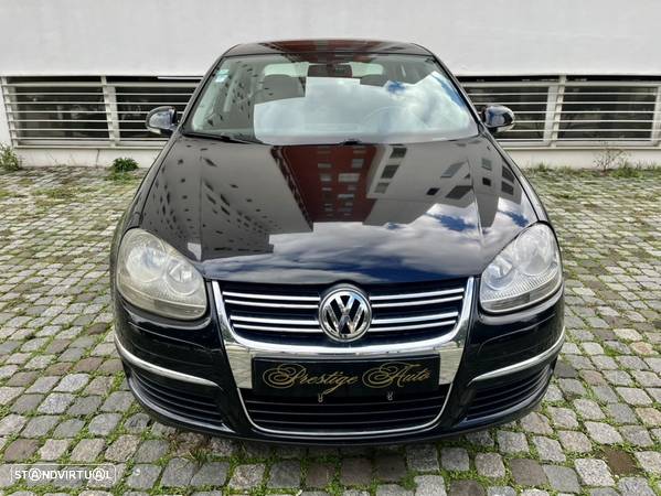 VW Jetta 1.6 TDi Confortline - 14