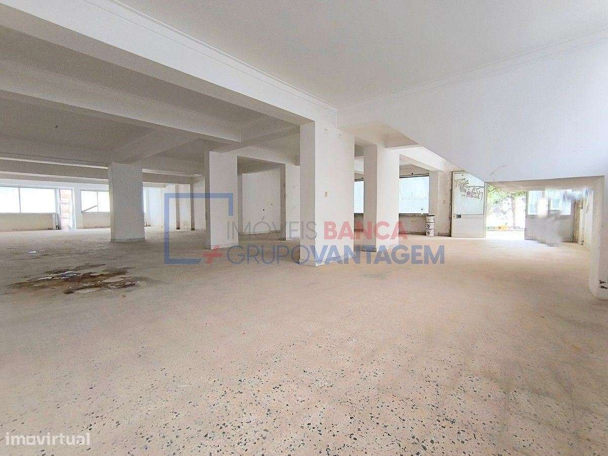 Loja 210m2 Cacém - Entrada para Carros - Grande imagem: 4/30