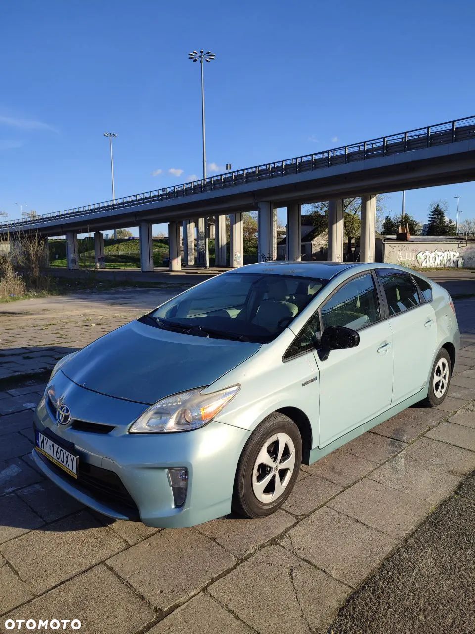 Toyota Prius (Hybrid) - 1