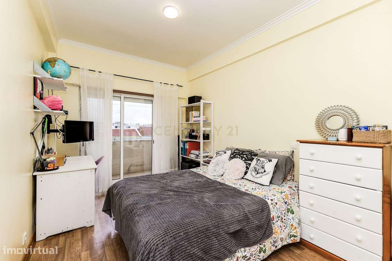 Apartamento T2 em Casal de São Brás - Vila Chã - Grande imagem: 3/21
