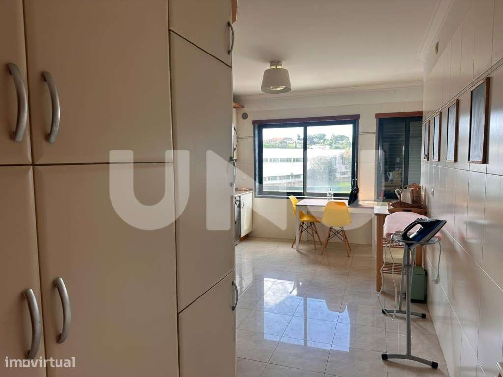 Luminoso T2 com Varanda e Box na Quinta da Nora, Miraflores, para A... - Grande imagem: 5/21