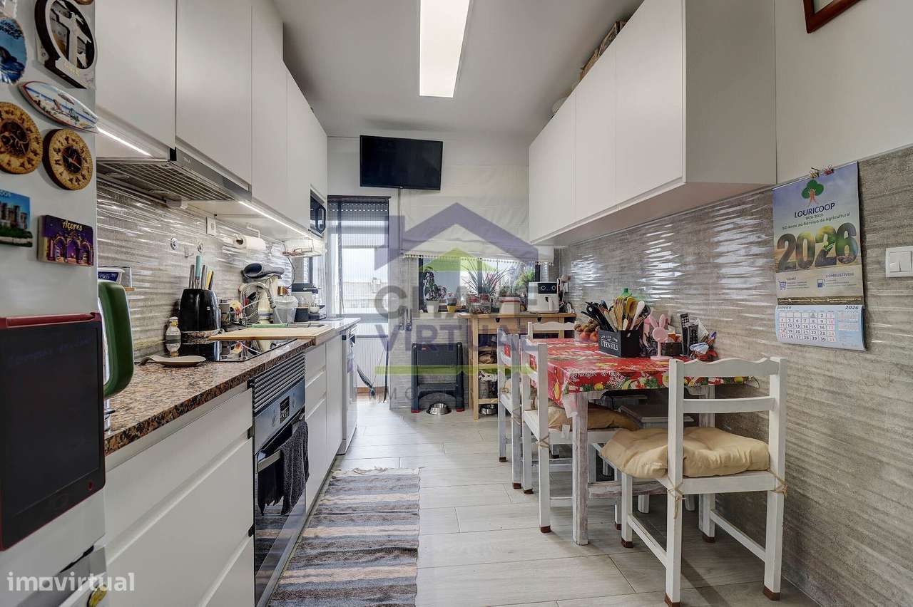 Apartamento T2 com Garagem - Centro Bombarral - Grande imagem: 2/31