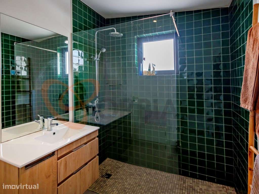 Moradia para venda em Albufeira com 6 quartos e piscina-24