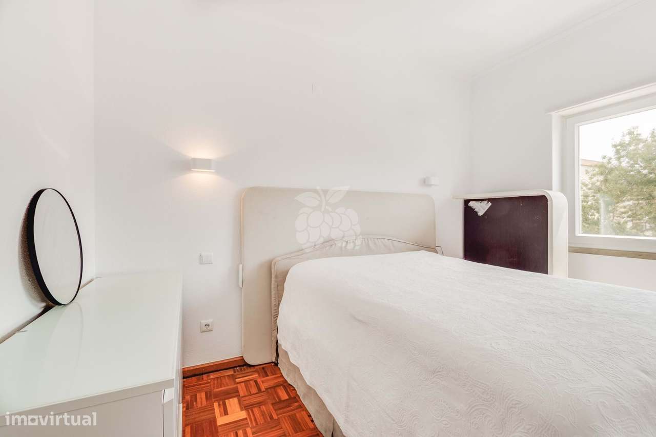 Apartamento T4 Remodelado-18