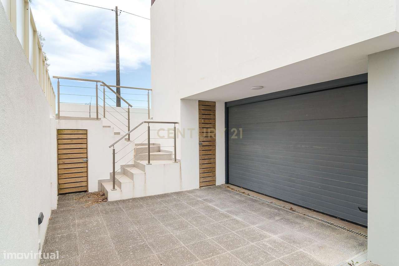 Moradia T4 isolada | Quinta D. Isabel de Abreu com garagem e piscina-44