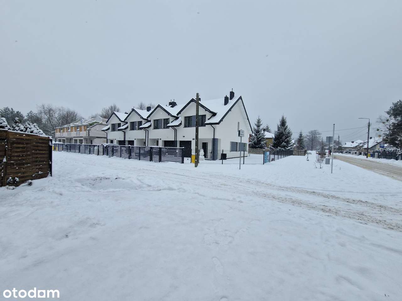 Nowoczesny dom w zabudowie bliźniaczej-3