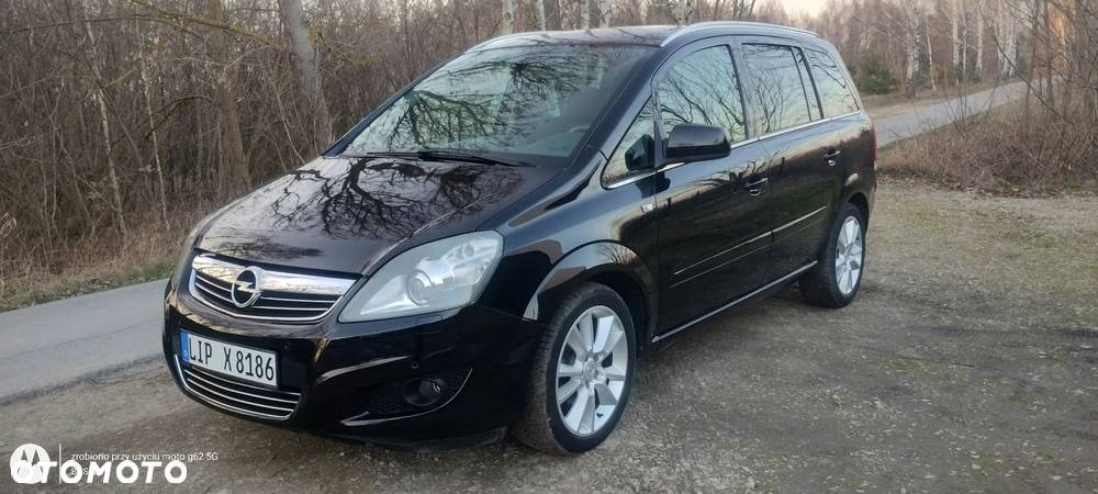 Opel Zafira 1.8 Cosmo - 1