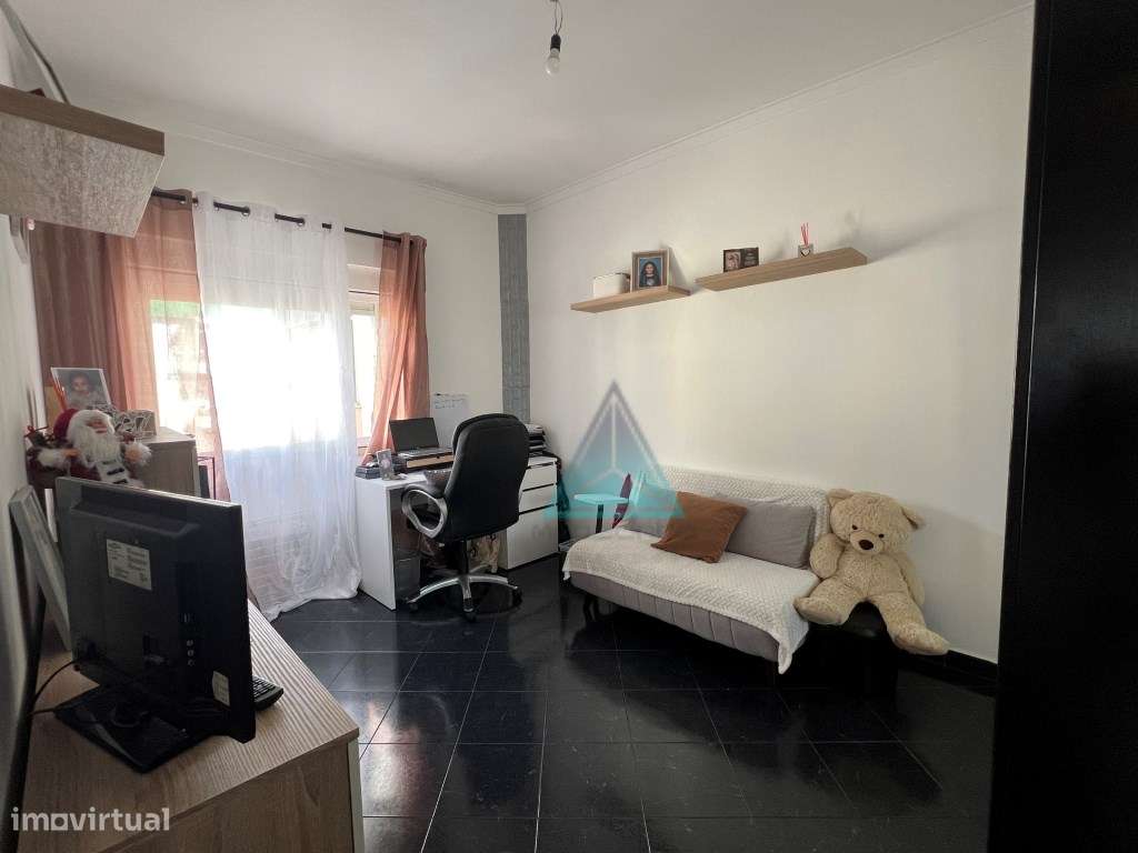 Apartamento T3 Paivas com melhoramentos 2º andar-18