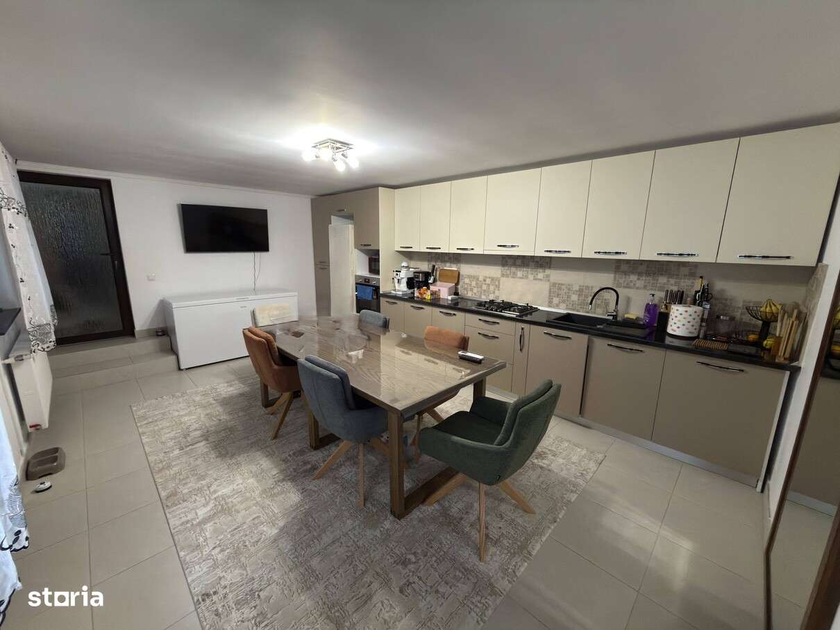 Casă complet mobilata si utilata cu 4 camere + garaj | Teren 744 mp-9