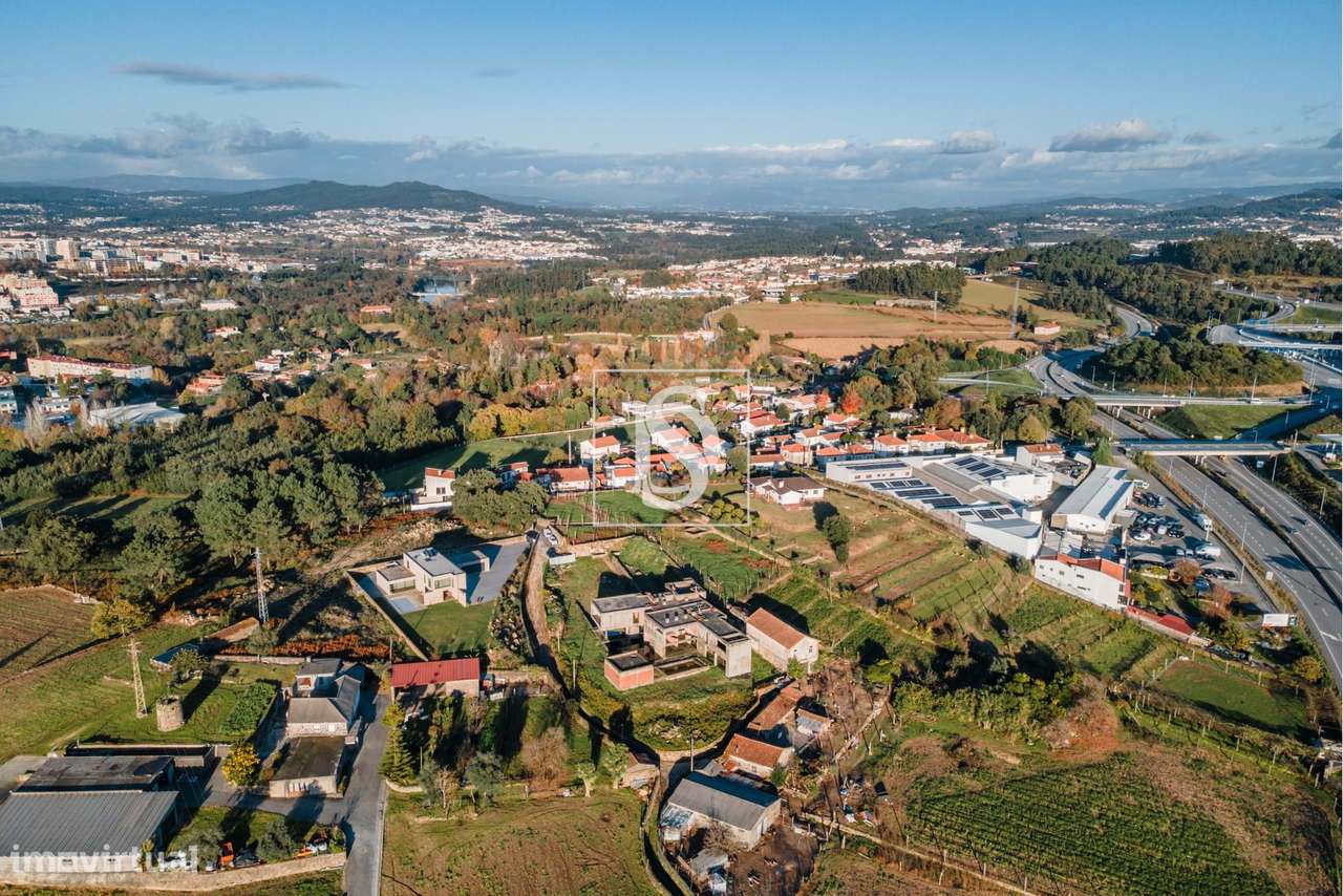 Projeto de Luxo para Concluir – Terreno + Estrutura em Alvelos-20
