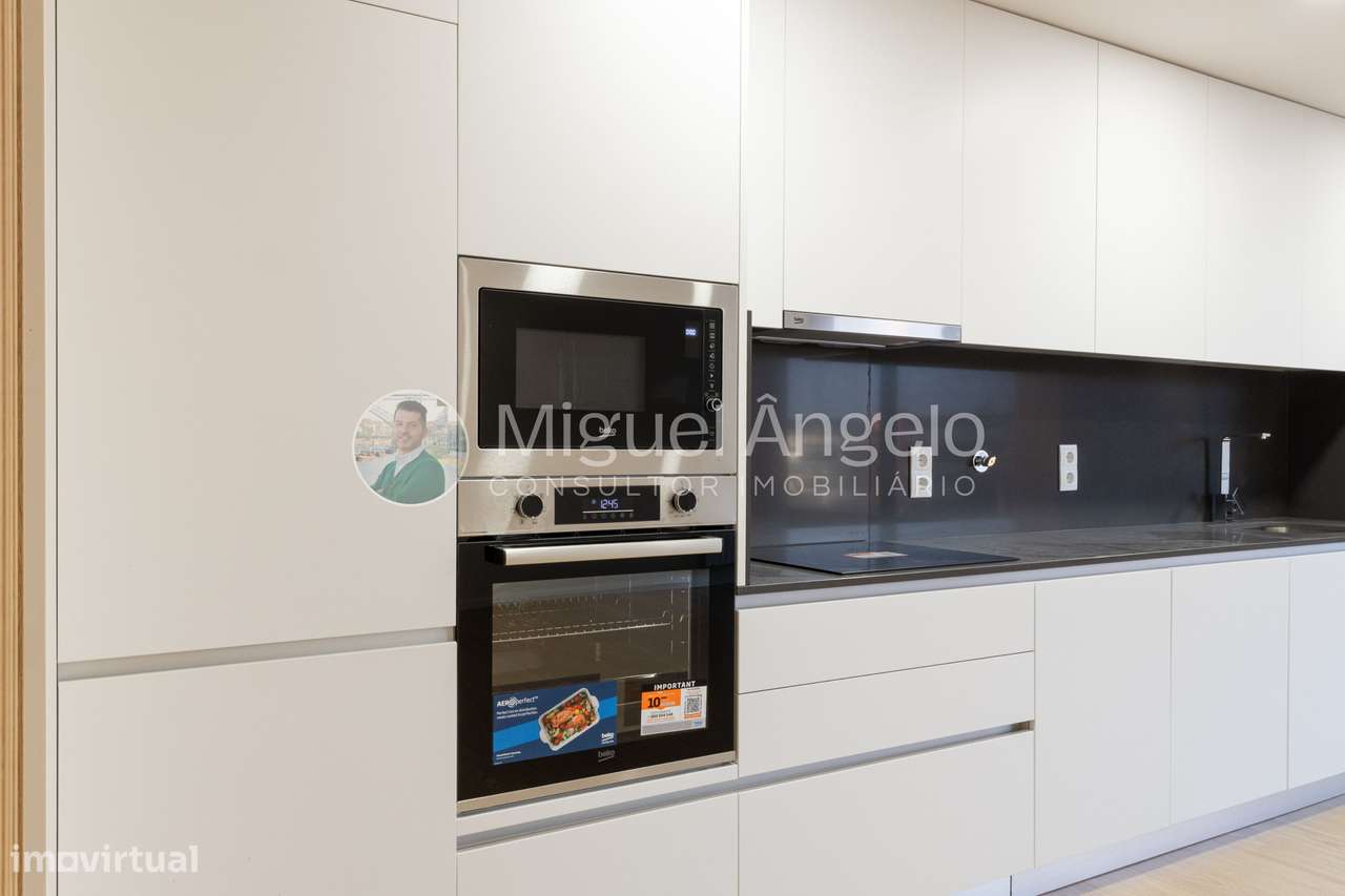T2 moderno com varanda e garagem no Twins 22 – Espinho-15