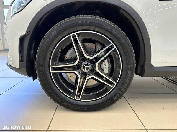 Mercedes-Benz GLC 300 e 4MATIC - 22