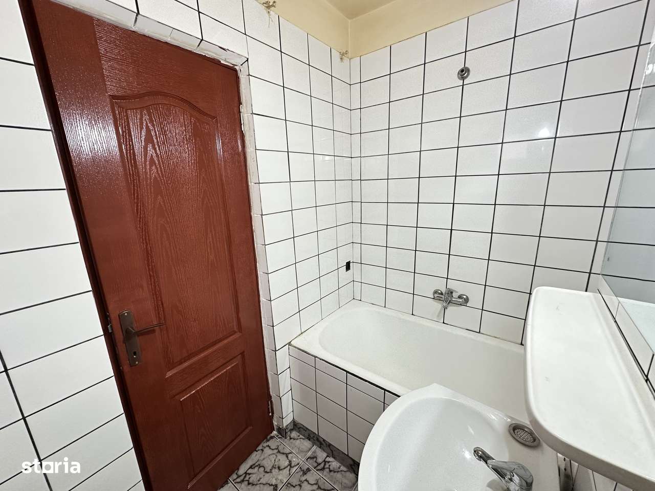Apartament 3 Camere | Etaj 1 | Balcon & Pivniță-8