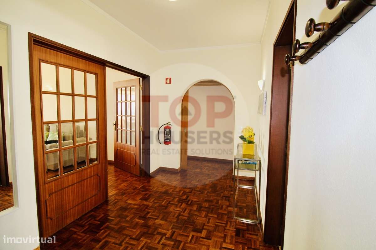 Viva o privilégio de estar na 1ª linha de Mar em Quarteira!-1