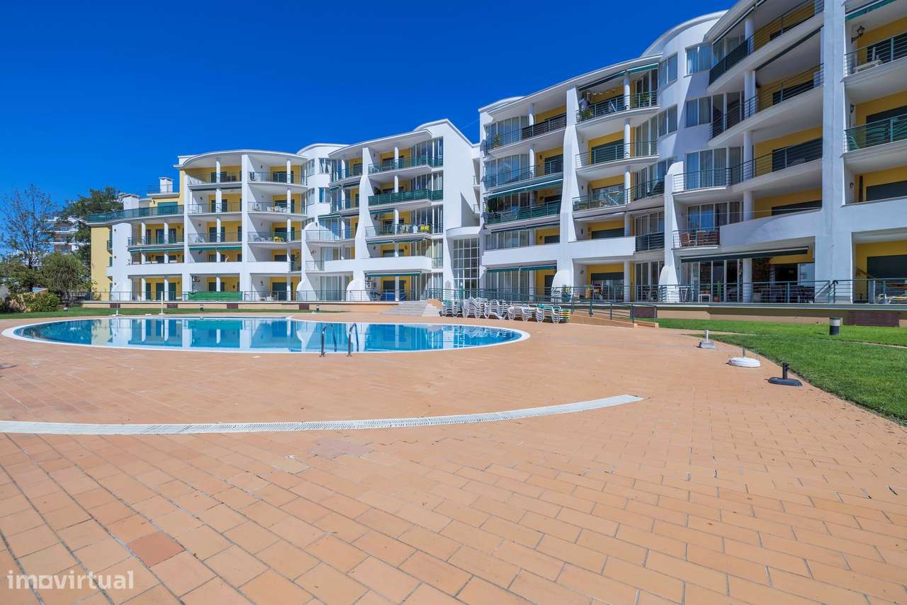 Vende-se Penthouse T3 na Praia da Rocha – localização privilegiada-4