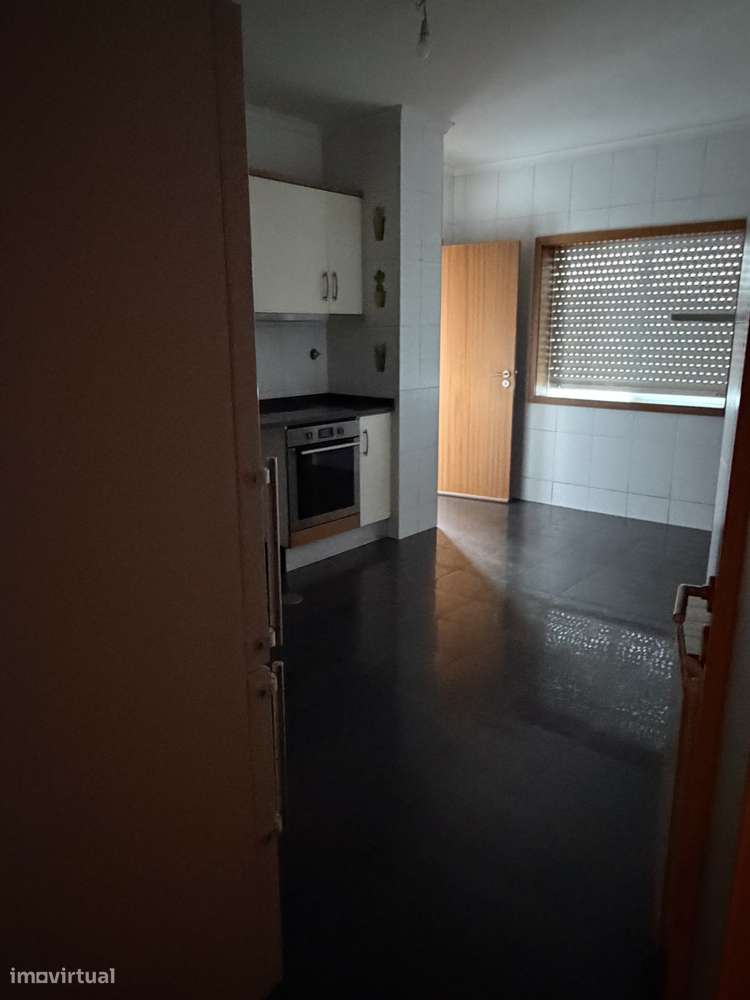 T2 com varanda em São Félix da Marinha - Grande imagem: 5/21