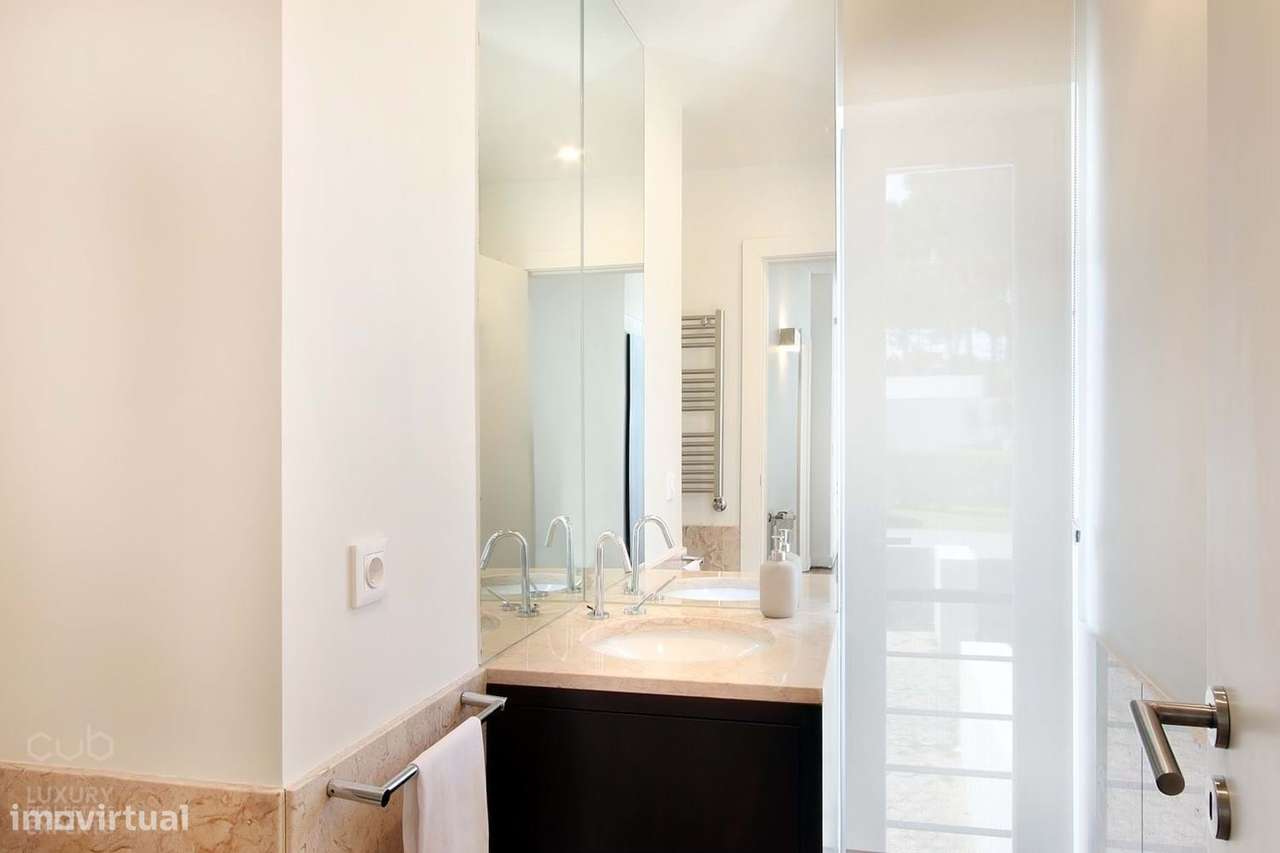 Moradia, 391 m², Charneca de Caparica e Sobreda-43