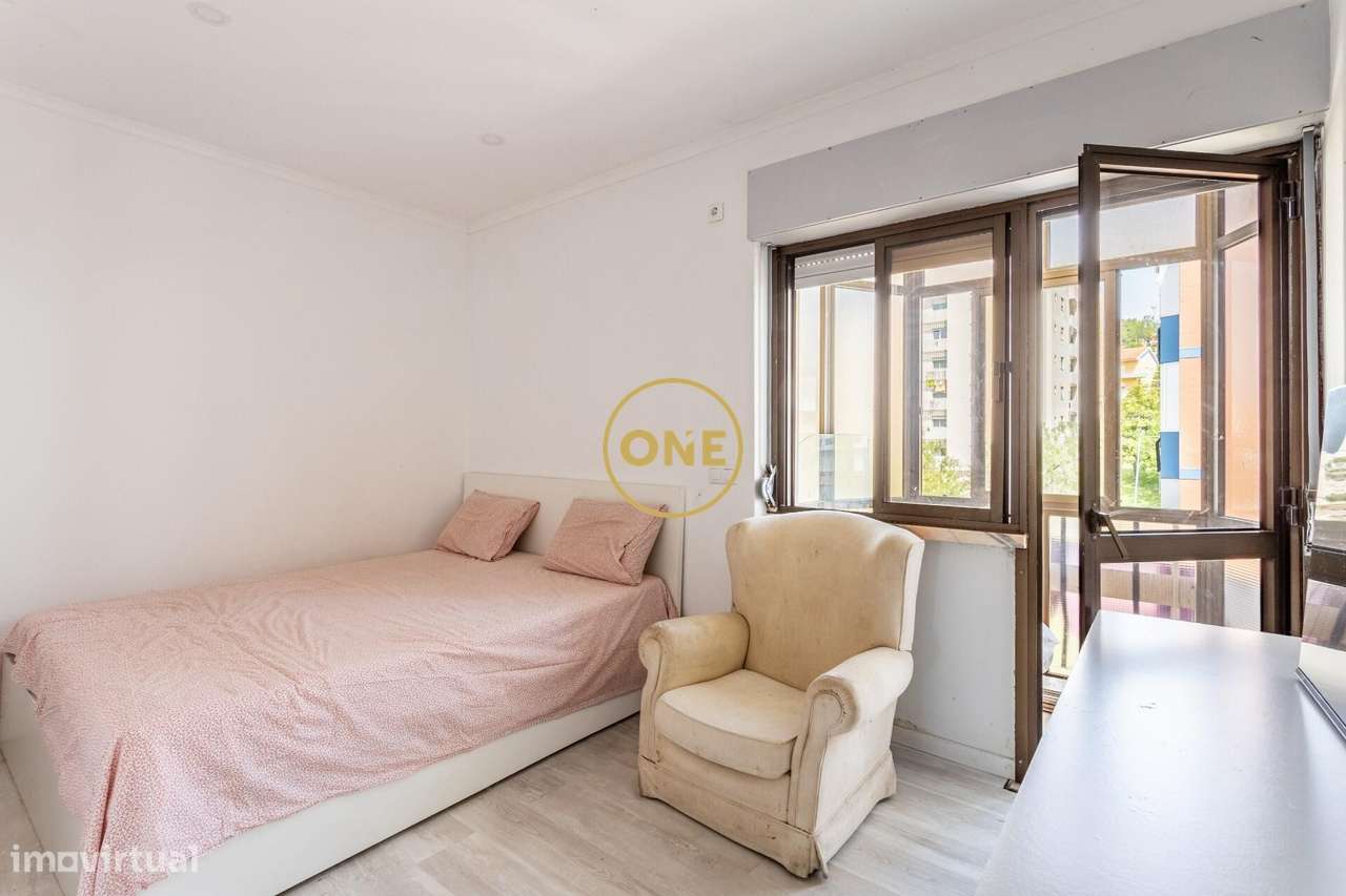 Apartamento T3 com Varandas - Ramada - Odivelas-9