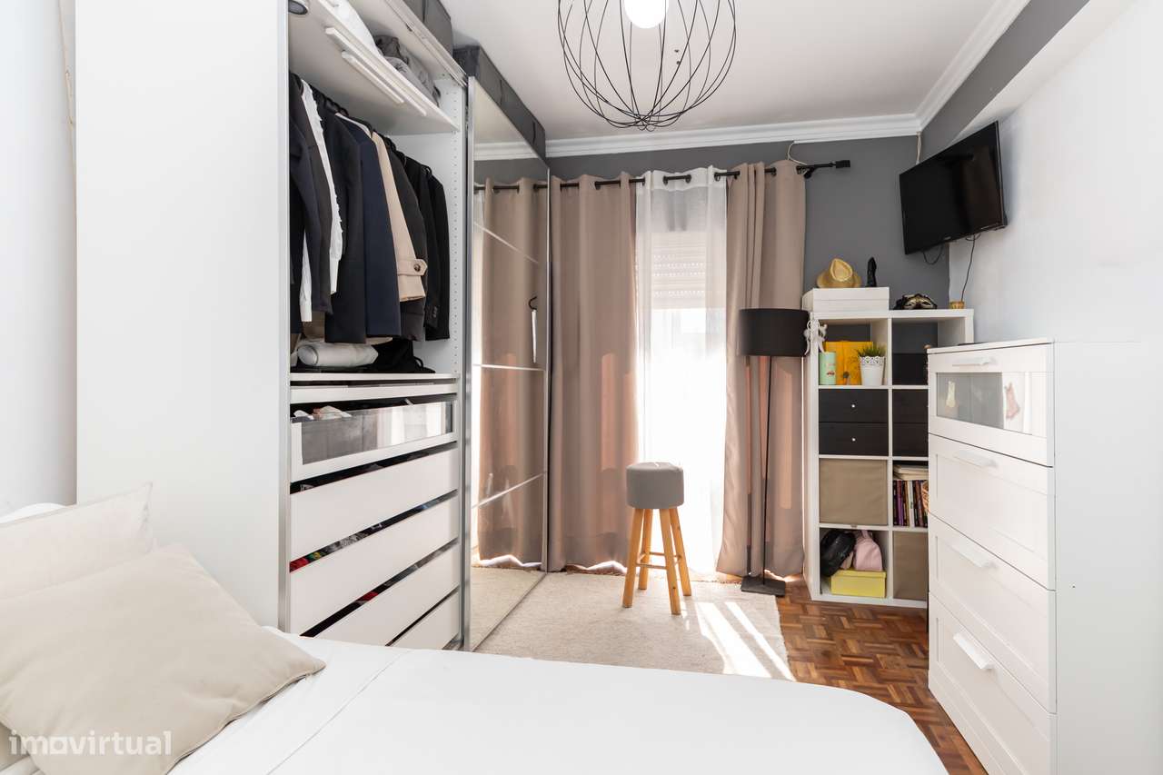 Apartamento T3 em zona central da Quinta do Conde-24