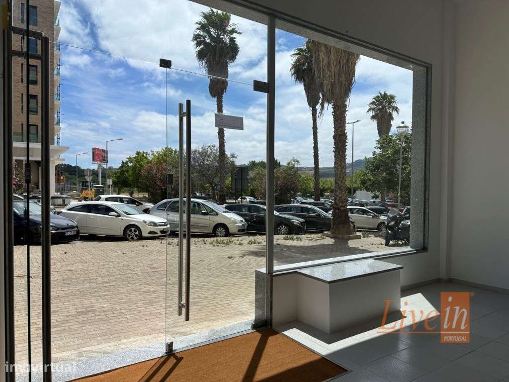 LOJA NA AVENIDA DAS DESCOBERTAS INFANTADO LOURES 180 M2 E 2 ENTRADAS - Grande imagem: 4/35