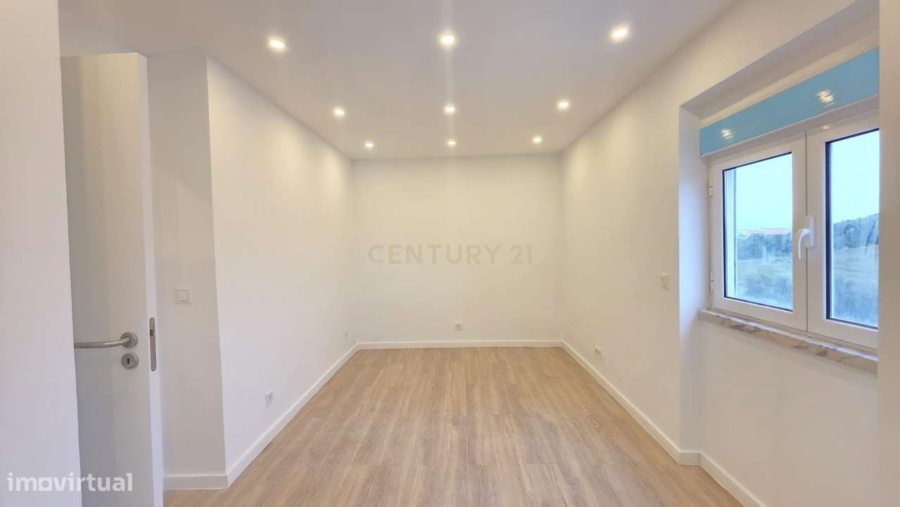 Apartamento T1 Renovado em Porto Salvo, Oeiras-6