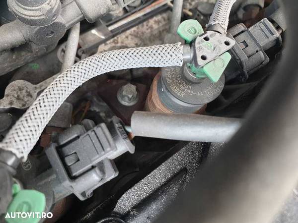 Injector Injectoare Ford Fiesta 1.6 TDCI 2010 - 2018 Cod CV6Q-9F593-AA 0445110489 - 1