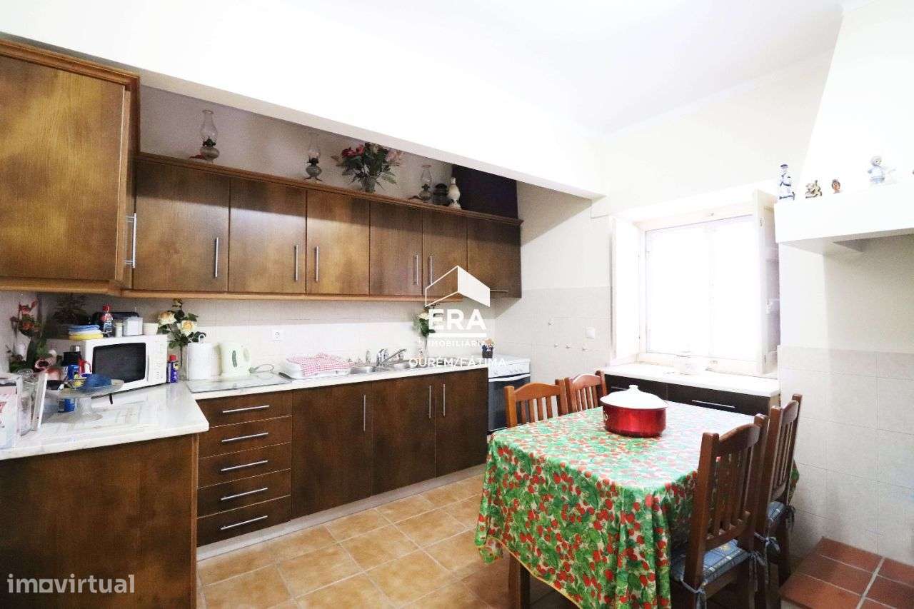 Moradia T2 localizada perto de Ourém - Grande imagem: 5/27