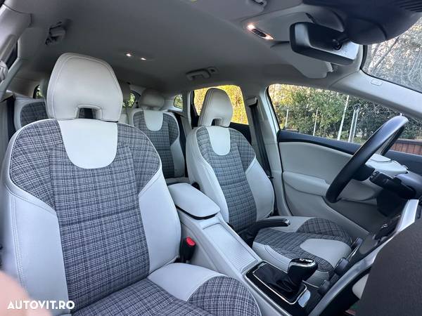 Volvo V40 T2 Geartronic Linje You! - 11