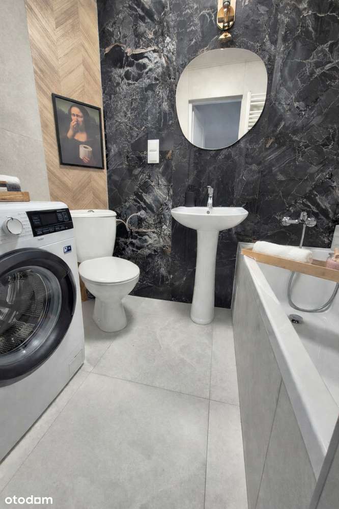 Gotowe do zamieszkania mieszkanie z balkonem w Rynku w Strzelinie.-7