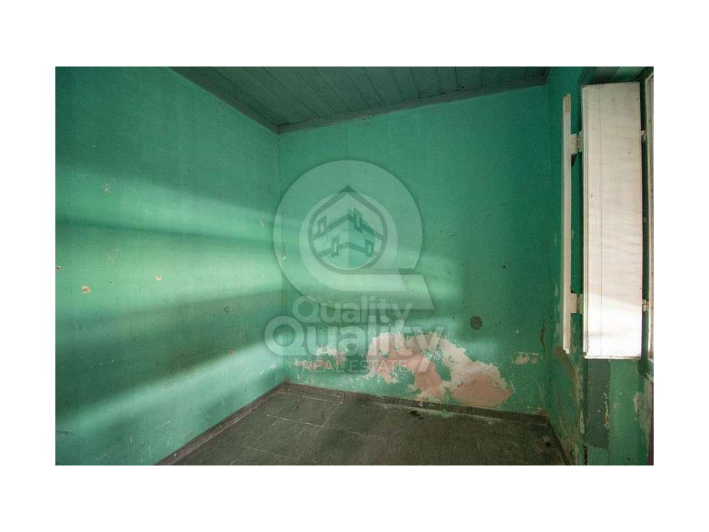 Moradia para Restaurar T4+1 em Barreiro - Grande imagem: 5/31