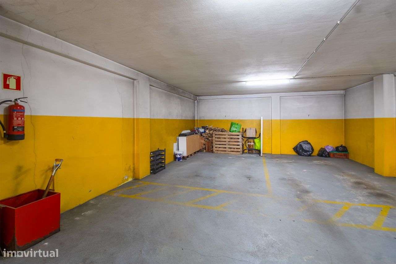 Apartamento T3 no Castêlo da Maia (ISMAI)-23