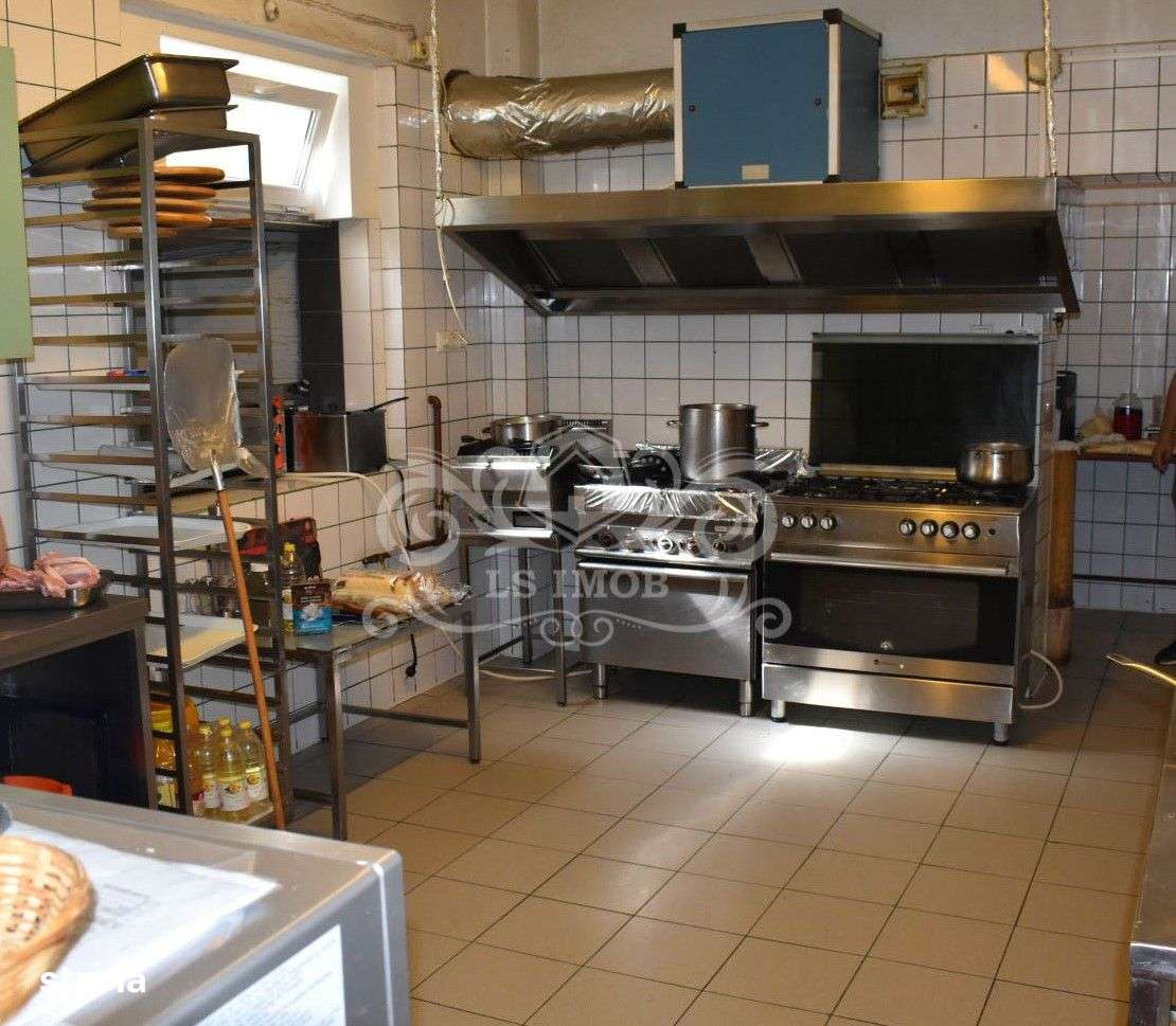 Pensiune superba cu restaurant de vanzare in Moieciu-17