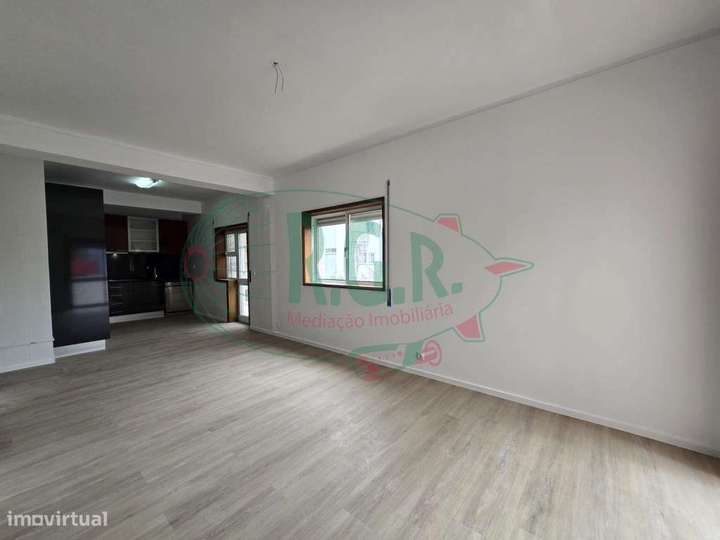 T2 Próximo ao Metro da Campainha/ Estação de Comboio - Grande imagem: 4/35