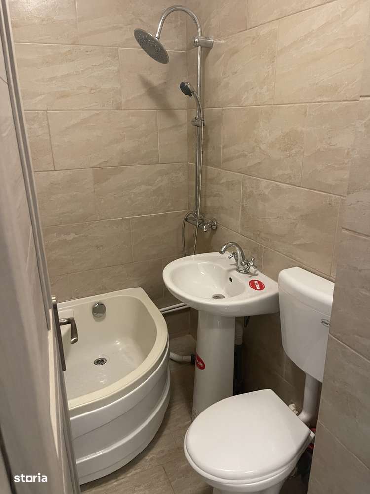 1 camera Nicolina - Gara Internationala-2