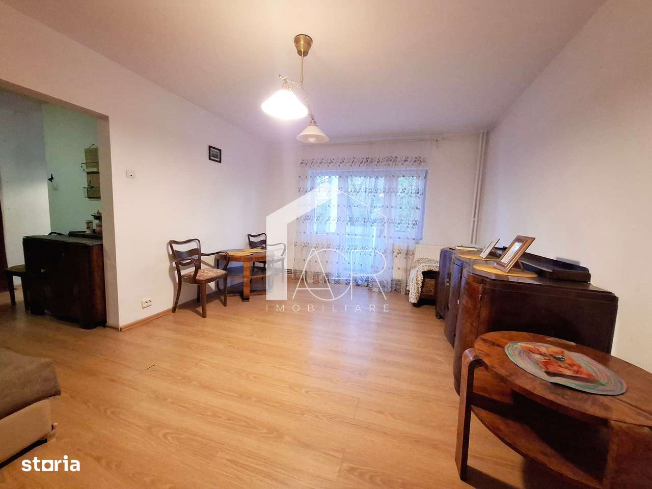 Apartament cu 2 camere de vanzare, zona Central-2