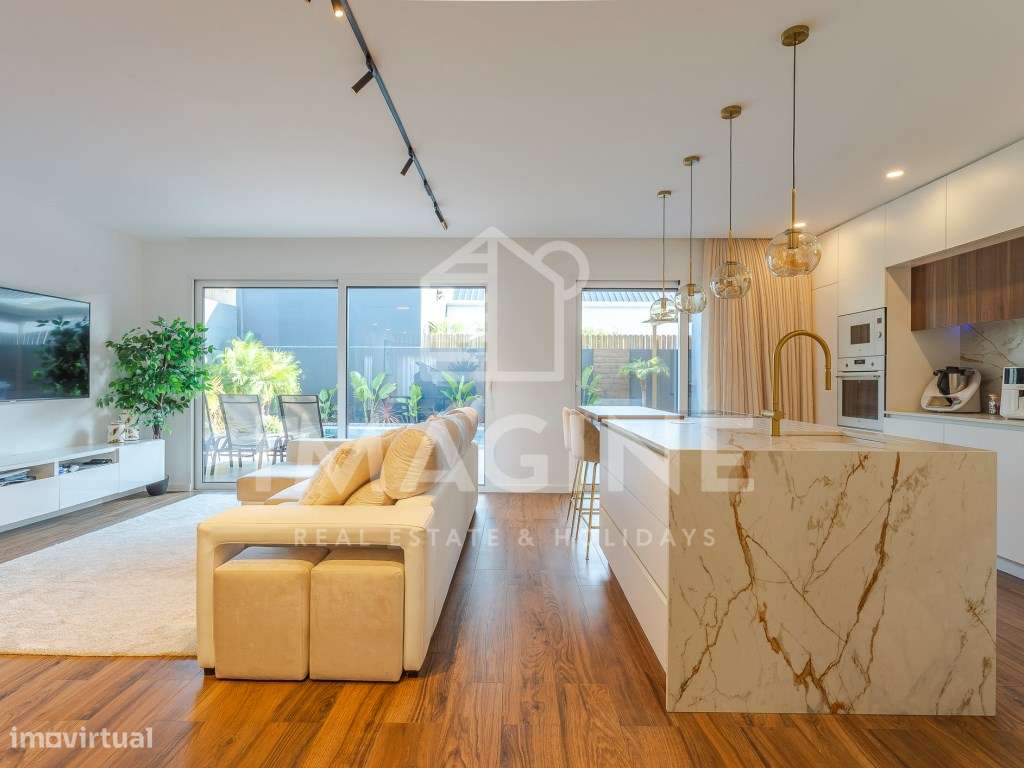 Moradia V2, de Arquitetura Moderna com Piscina e jardim - Urbanizaç...-18