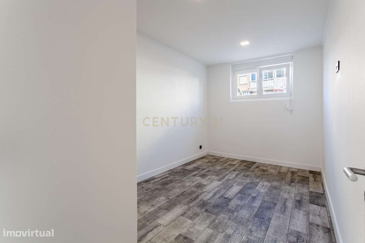 Apartamento Renovado em Amora, Seixal - 3 Quartos e 2 WC - Grande imagem: 5/26