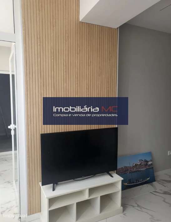 Apartamento T2 Remodelado junto a Loja do Cidadão do Porto-7