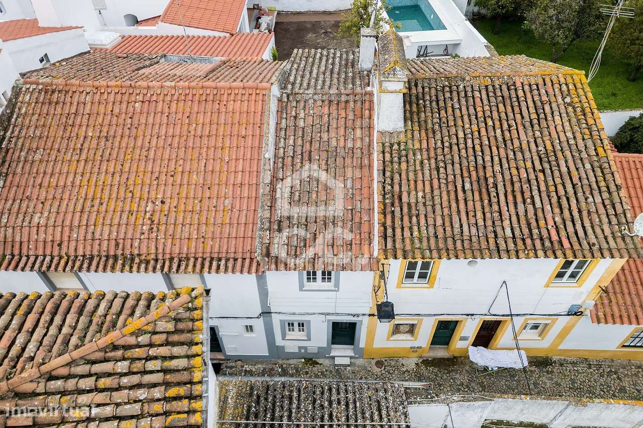 Moradia T2 com Saguão no Centro Histórico de Évora-18