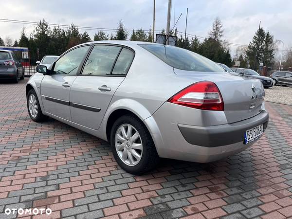 Renault Megane 1.6 Avantage - 13