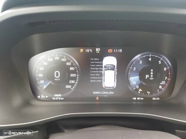 Volvo XC 40 1.5 T3 Momentum Geartronic - 5